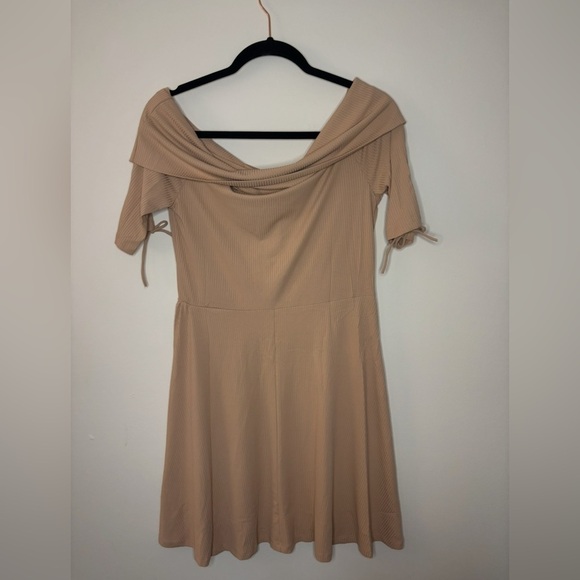 Tan Hayden Off-Shoulder Dress L - Picture 2 of 4
